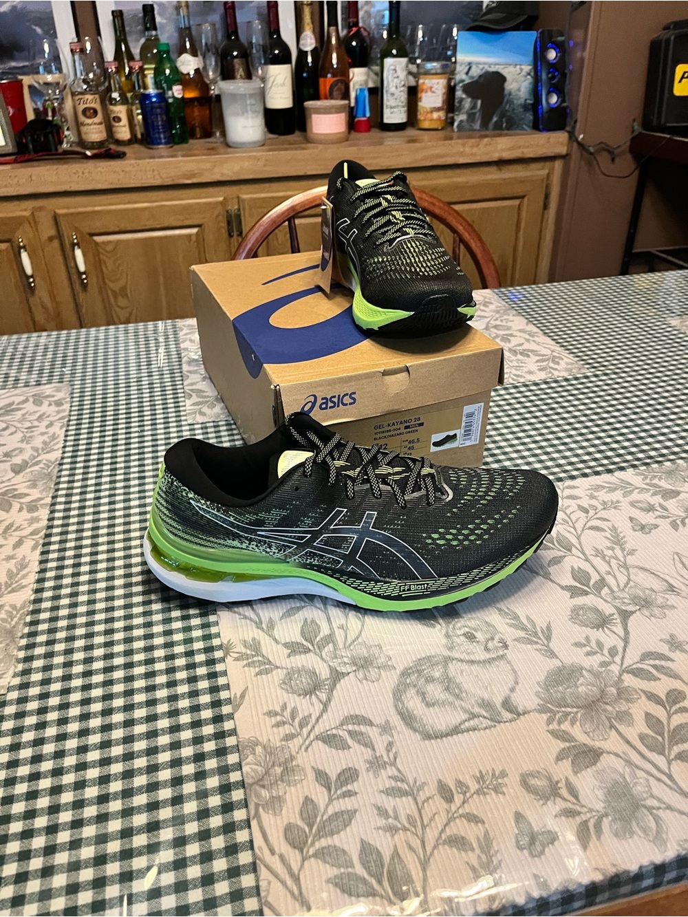 ASICS Black and Neon Green Men's Athletic Running Shoes - Picture 3 of 4